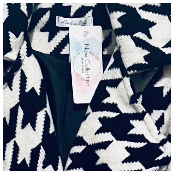 Made In Italy Gorgeous Houndstooth Belted Coat fits Like a Large - Picture 5 of 5